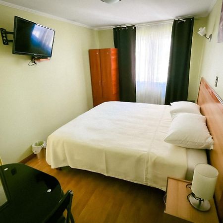 Hostal Sol Del Pacifico Икике Екстериор снимка