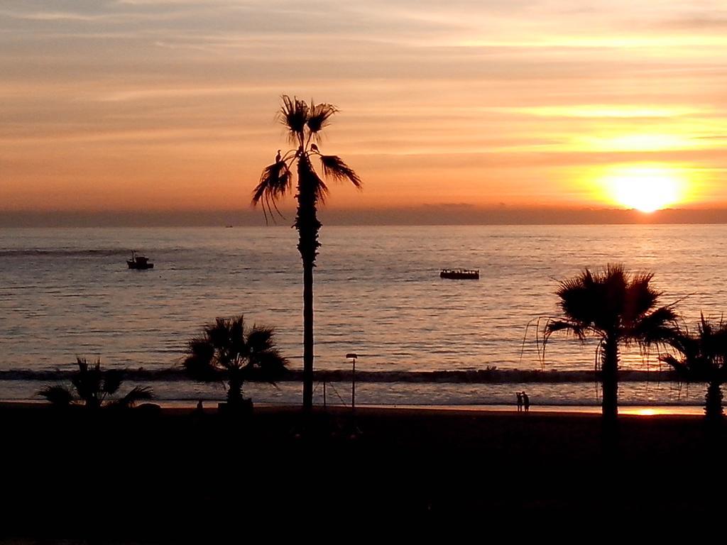 Hostal Sol Del Pacifico Икике Екстериор снимка